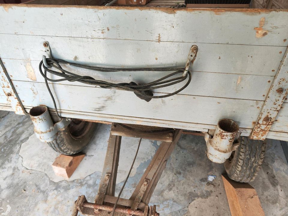 Oldtimer -  Landwirtschaftlicher Anhänger in Mallersdorf-Pfaffenberg