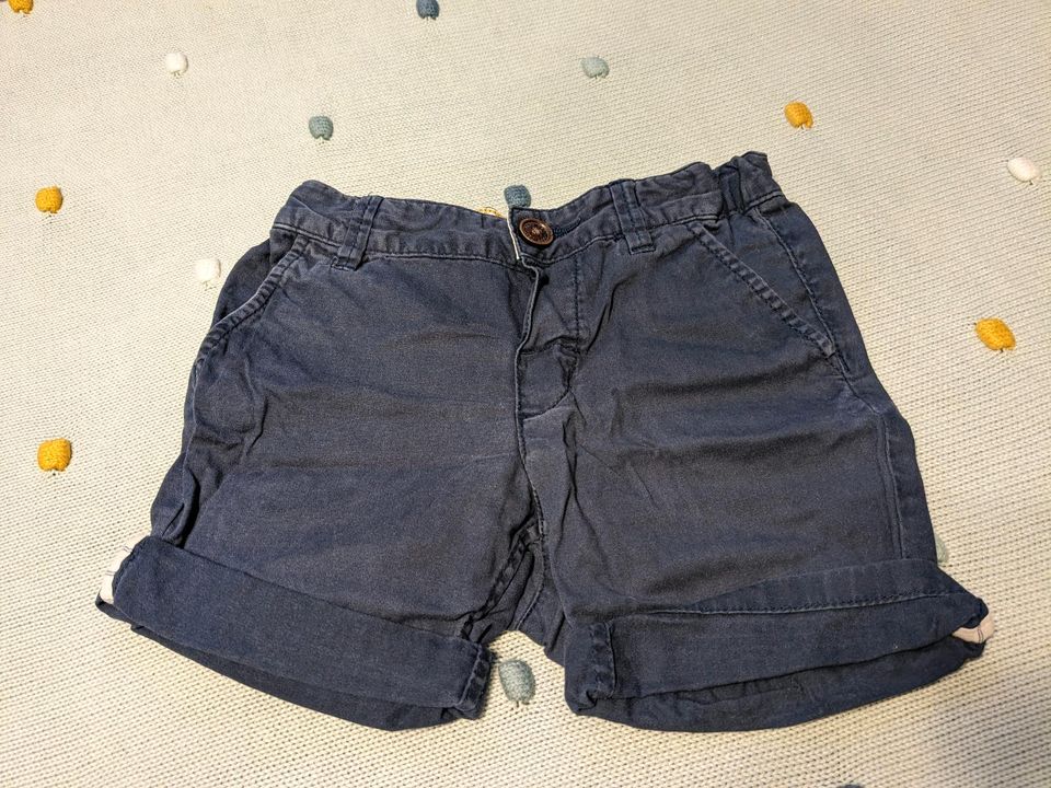 H&M Shorts Gr.92 in Freiburg im Breisgau