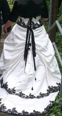 Hochzeitskleid,mit Schuhe und Tasche in Riegelsberg