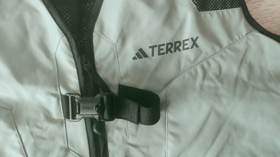 adidas Performance Terrex Outdor leichte Weste M  grau neu in Saarbrücken