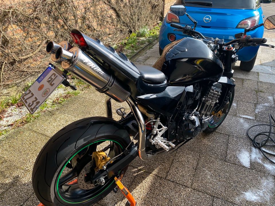 Kawasaki Z1000 Streetfighter in Kürten