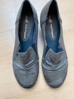 Braun graue Hush puppies Schuhe mit kleinem Absatz Niedersachsen - Sehnde Vorschau