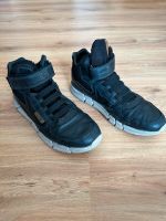 Geox Jungen Flexyper Schuhe Gr 39 Sneakers Halbschuhe schwarz Frankfurt am Main - Bornheim Vorschau