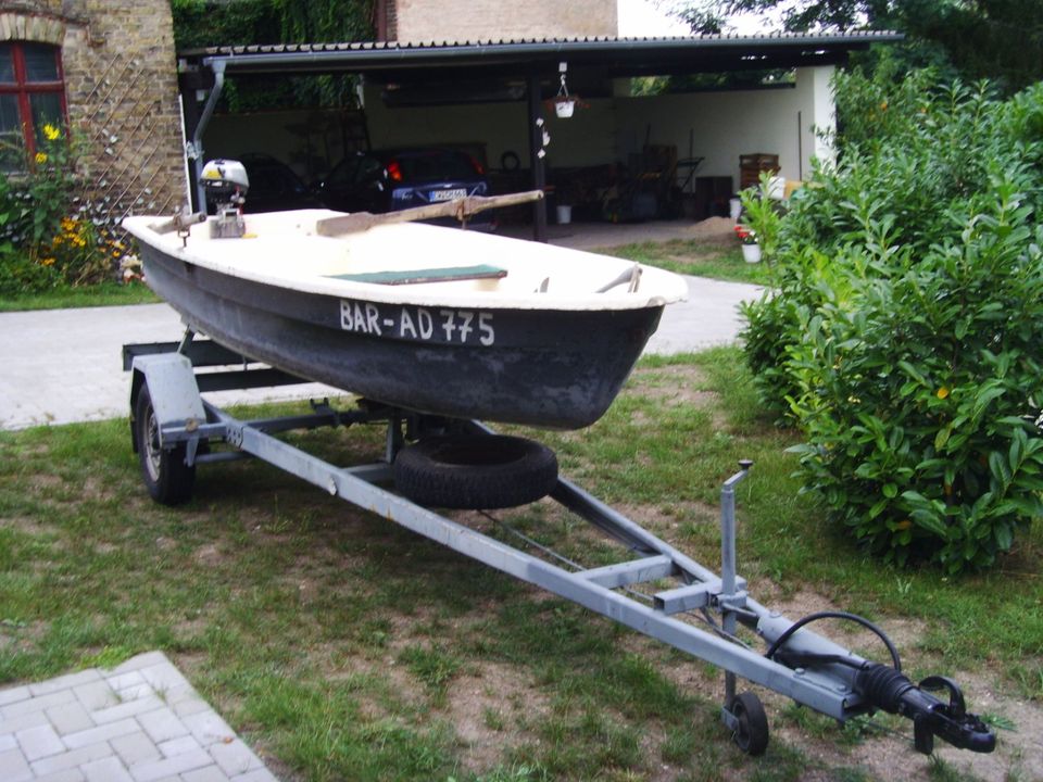 Ruderboot Anka mit Außenborder Honda 2,5 PS und Bootstrailer in Eberswalde