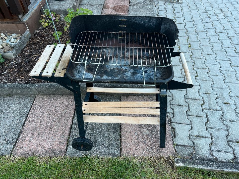 Kohlegrill in Elsendorf