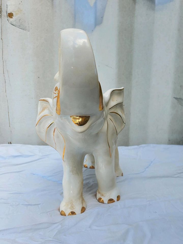 Porzellan keramik Elefant Weiß Goldverzierung, Hochglanz in Berlin
