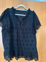 Schwarze Sommerbluse mit Lochstickerei und Flügelärmel Bayern - Krailling Vorschau