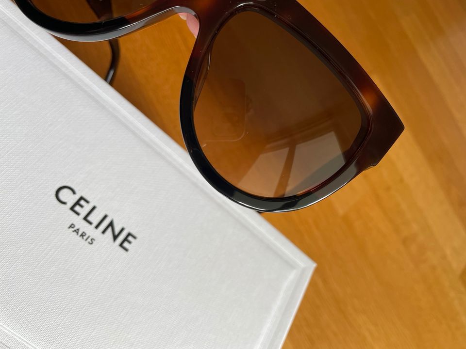 Celine Sonnenbrille Must have CL 41026/S braun schwarz w neu in München