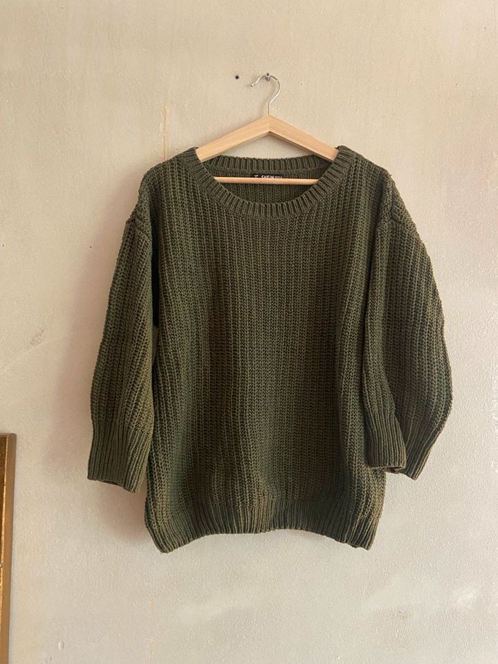 Olivfarbener Strickpulli von SHEIN in OneSize in Bruchsal