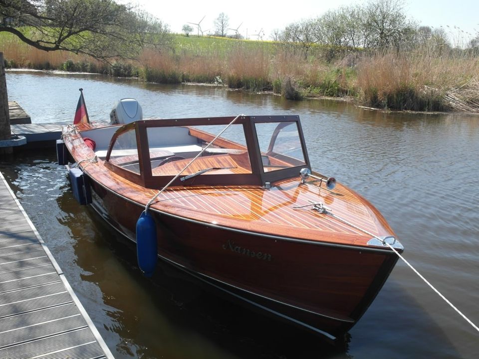 KLASSIKER  Albury Runabout 19,9 Fuß, Lizenzbau 2002, Meisterstück in Berlin