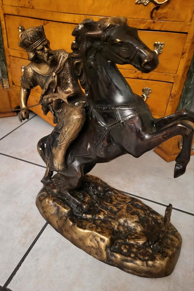 Skulptur. Messing 16/17 kg. Ritter/König zu Pferd in Jülich