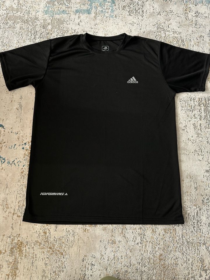 Herren Adidas T-Shirt Neu Unbenutzt Gr:L. in Duisburg
