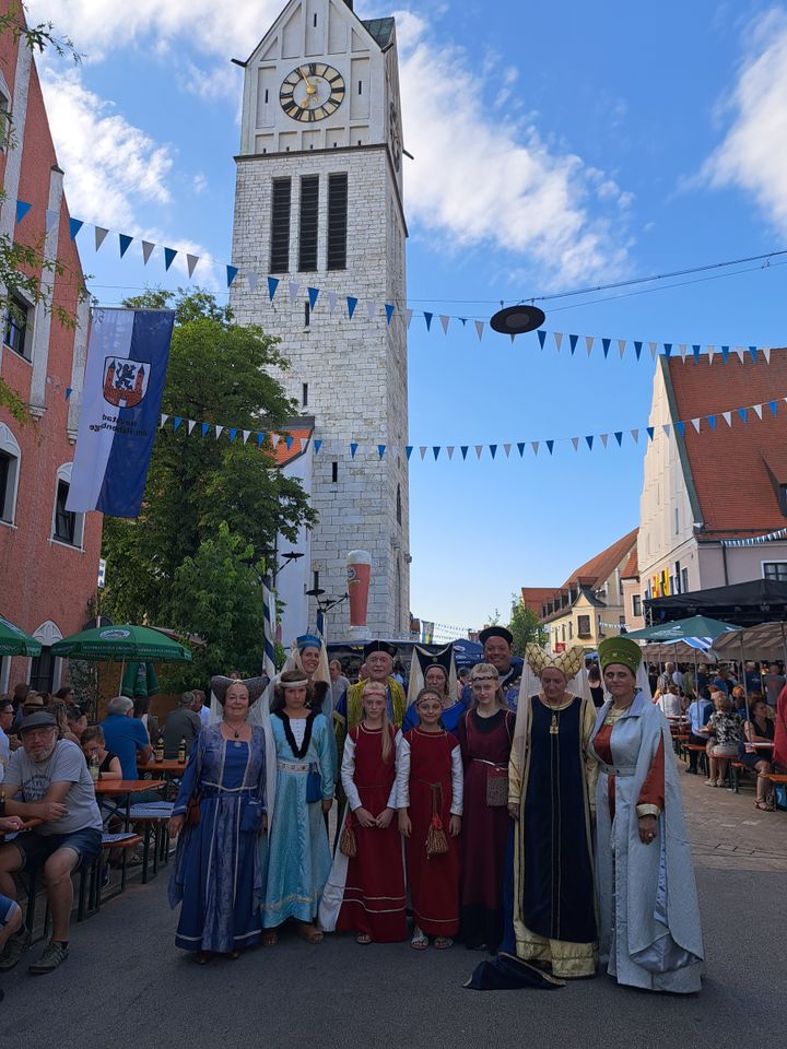 Mittelalterliche Bürger- und Adelsgruppe in Freising