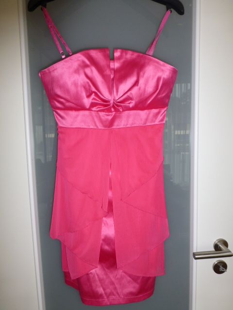 Rotes Cocktailkleid (made in Italy) Gr. 36, neuwertig in Neubrandenburg