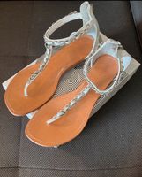 Zehentrenner Sandalen weiß Leder Gr. 40 OVP Leipzig - Engelsdorf Vorschau