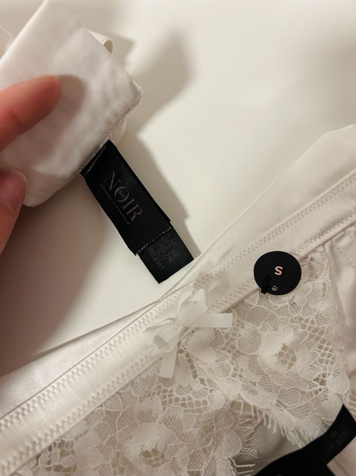 Hunkemöller BH / Strapsen Set 75C/S in Berlin