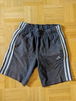 Kurze schwarze Sporthose von Adidas, Gr. 128 München - Maxvorstadt Vorschau