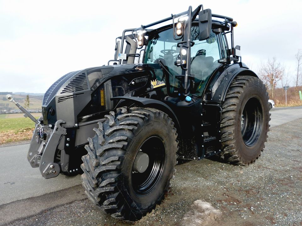 Forstumbau Valtra Q285 und Q225 Q245 Q265 Q305 , Q-Serie in Schmallenberg