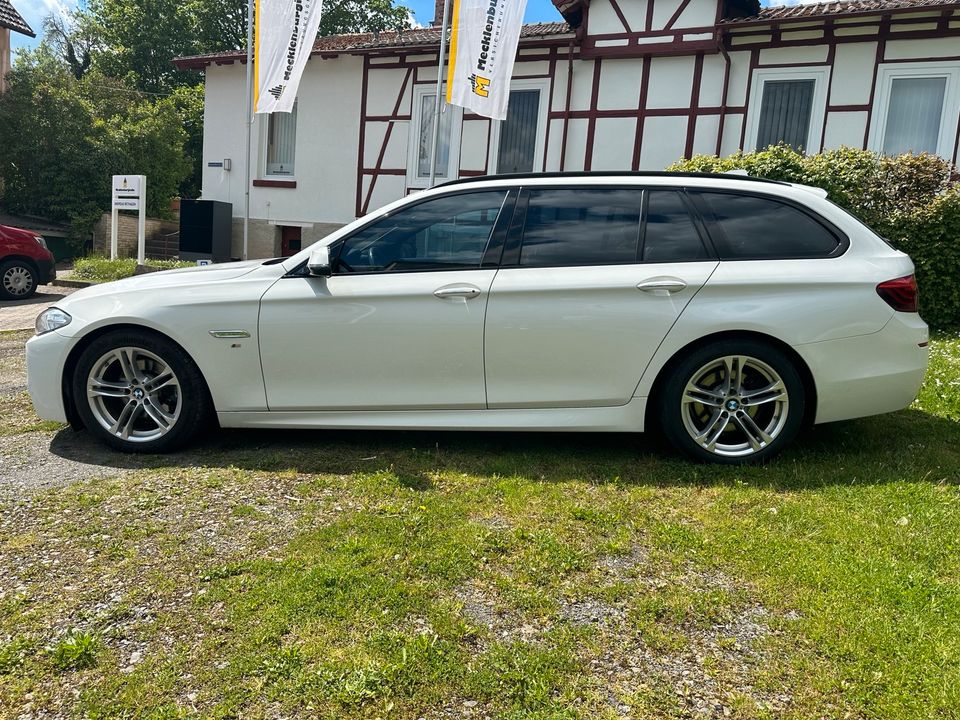 BMW 520D / M Packet/ Automatik/ Euro 6/ Navigation/Pano in Bad Wildungen