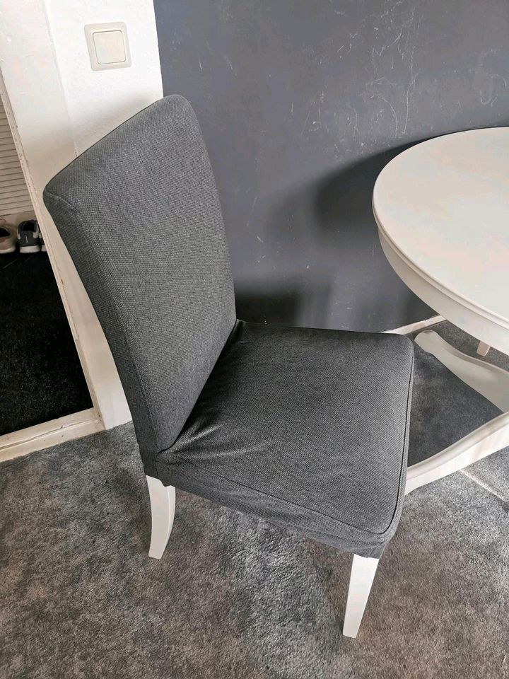Tisch rund - Esstisch - Küchentisch - mit Stühlen in Berlin