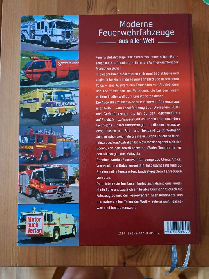 Buch "Moderne Feuerwehrfahrzeuge aus aller Welt" in Selent