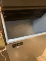 Eiswürfelmaschine Eismaschine Gastro Ice O Matic, Gewerbe Stuttgart - Möhringen Vorschau