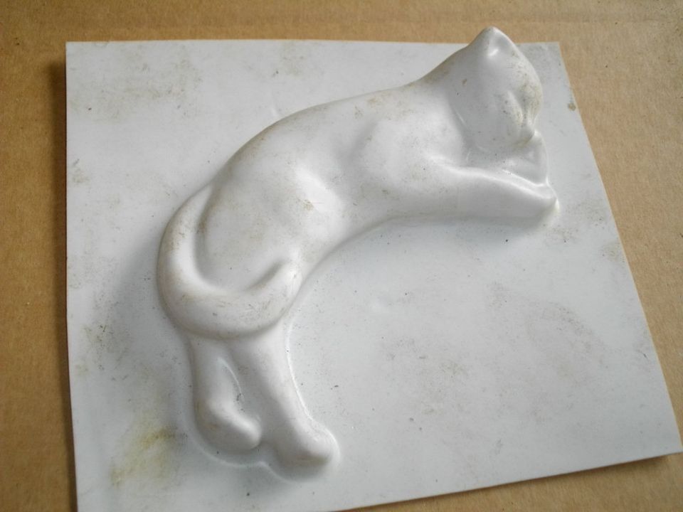 Kunststoffform Modellierform Beton Gips: liegende Katze 14cm in Reich