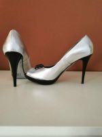 Peeptoes Pumps Leder Gr. 39 silber Schmuckstein High Heels Brandenburg - Falkensee Vorschau