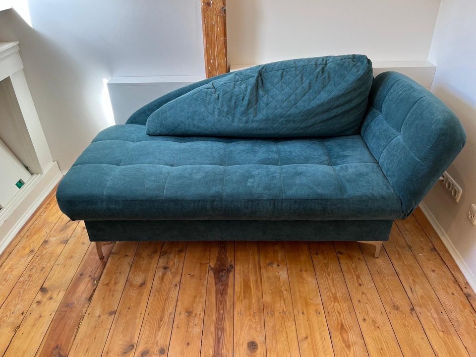 Recamiere Sofa Couch - Modell Greta von Nehl in Smaragd in Frankfurt am Main