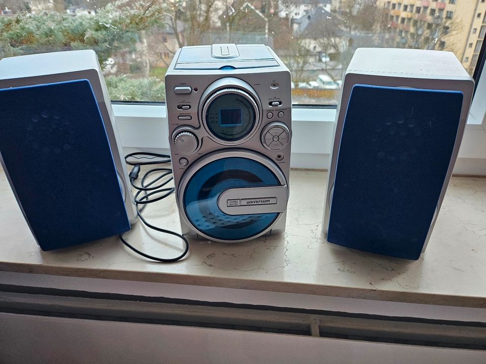 Quelle Musikanalage, CD-Player, Kassenspieler (Wackelkontakt) in Göttingen