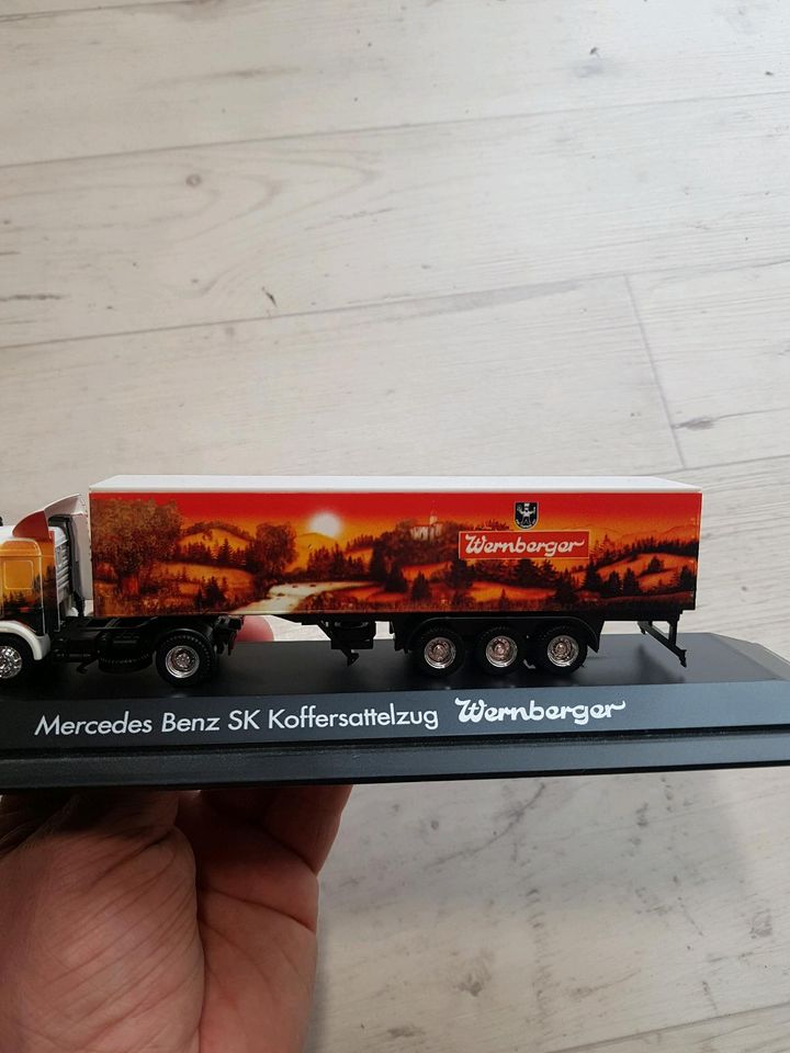 Herpa 1:87 Mercedes SK Koffersattelzug Wernberger in Rhönblick