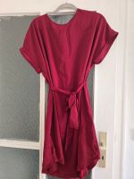 Kleid mit Gürtelband, Farbe: rot, Größe M Originalverpackt und un Berlin - Treptow Vorschau