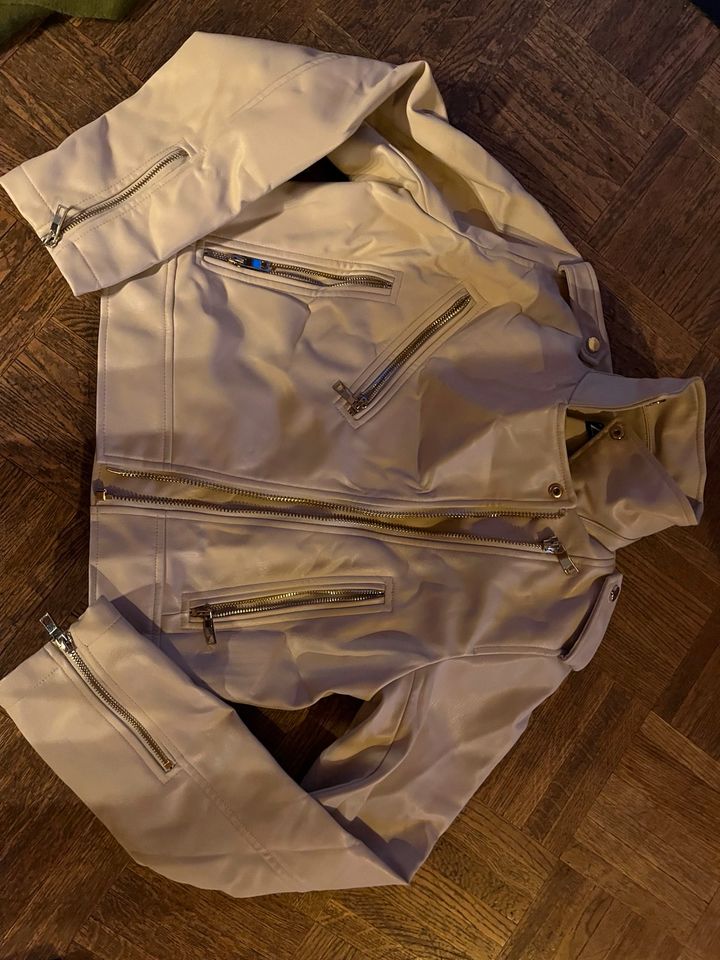 Kleidung Konvolut Jeans Hosen Shirt Jacke hollister Paket in Gladbeck