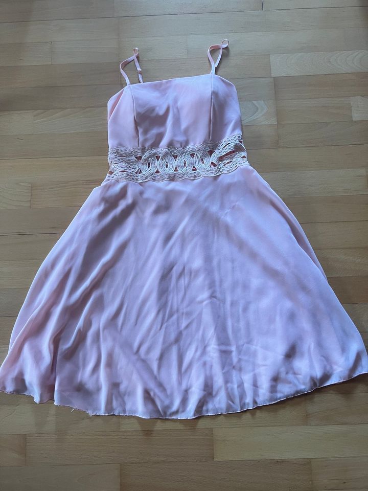 Cocktailkleid / Abikleid / Abendkleid Gr. S rosé in Bargteheide