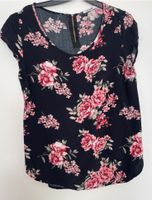 Damen Shirt / Bluse mit Blumen , Größe M 38 , schwarz rot Bayern - Herzogenaurach Vorschau