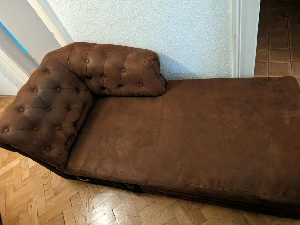 Verschenke Eck-Sofa ohne Beine in München