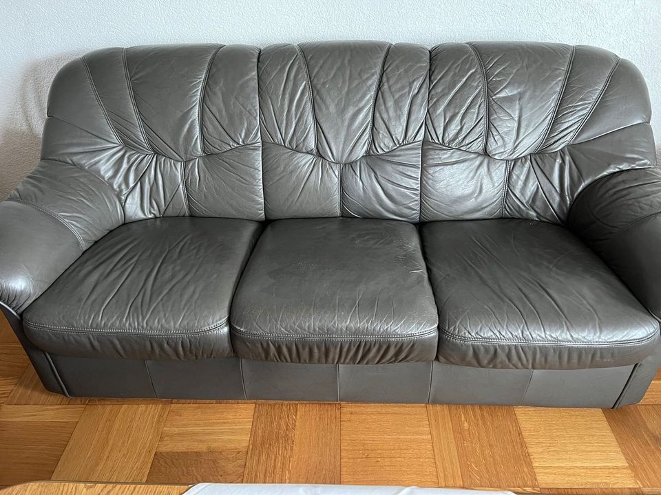 Sofa 3 Sitzer Leder,  zu verschenken in Wetter (Hessen)