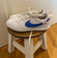 Neuwertig! Fußball ⚽️ Nike Hallenschuhe Turnschuhe Gr 36 Niedersachsen - Friesoythe Vorschau