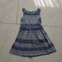 blau-weiß gemustertes Kleid Sommerkleid Gr. 134/140 Bonn - Lessenich Vorschau