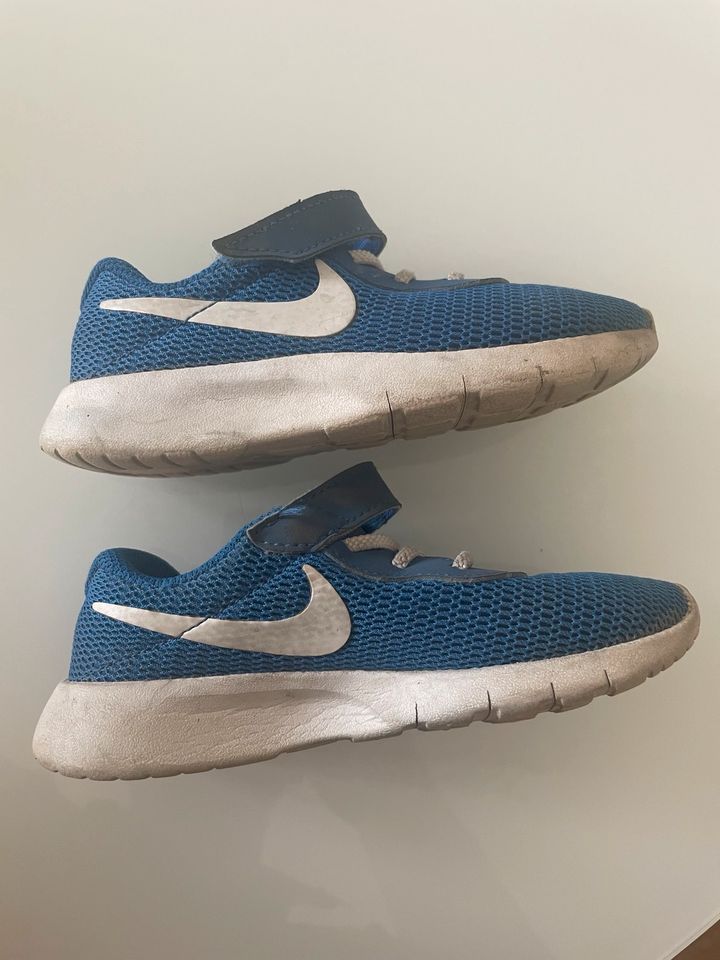 Nike Tanjun Kinder Sneaker Schuhe blau Größe 27 10C in Bardowick
