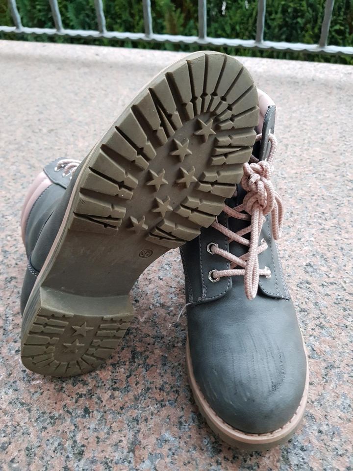 Stielel Schuhe Größe 35 und 35 grau rosa in Delligsen