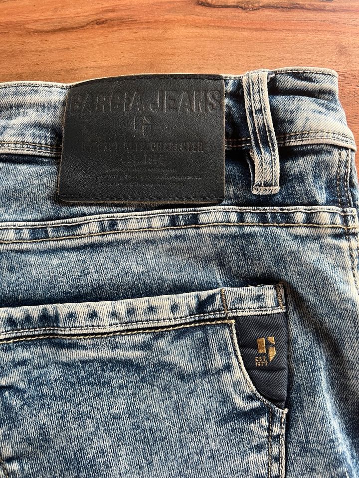 Garcia Jeans „kurz“ in Neuschönau