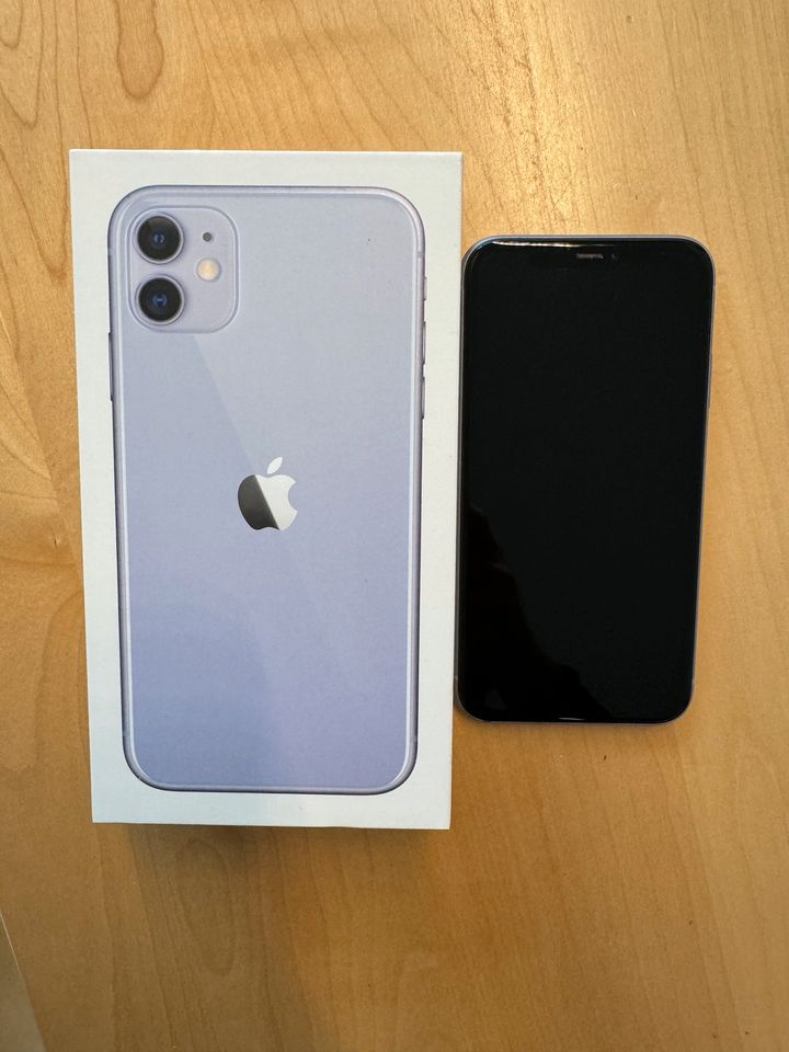 iPhone 11 128 GB in OVP in Erding