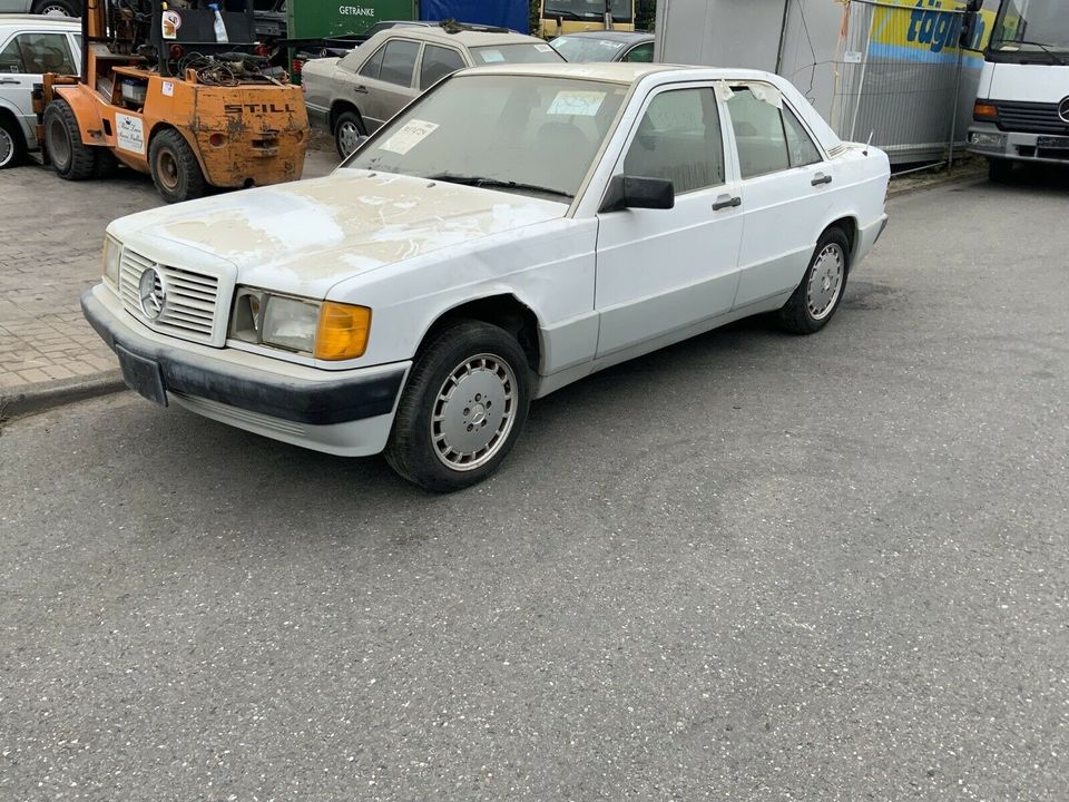 Mercedes Benz W201 190E 2,6l Alle Ersatzteile ab1€ Farbe 147 weiß in Havixbeck