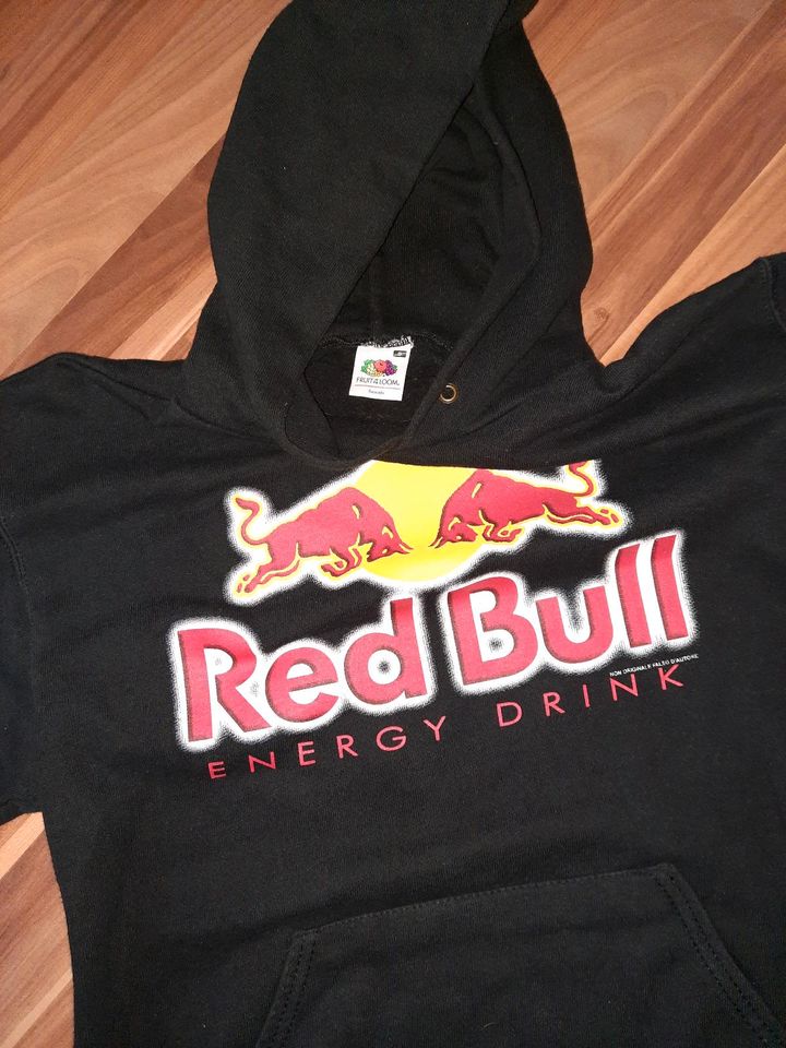 Hoodie mit Red Bull Aufdruck Größe S in Berlin