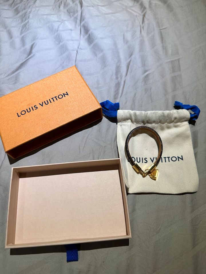 Louis Vuitton Armband nagelneu mit Kassenbon in Duisburg