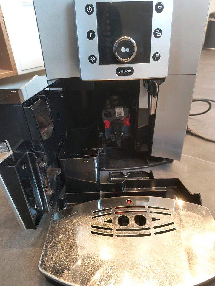 DeLonghi Kaffeemaschine Perfecta ESAM 5500 in Lennestadt