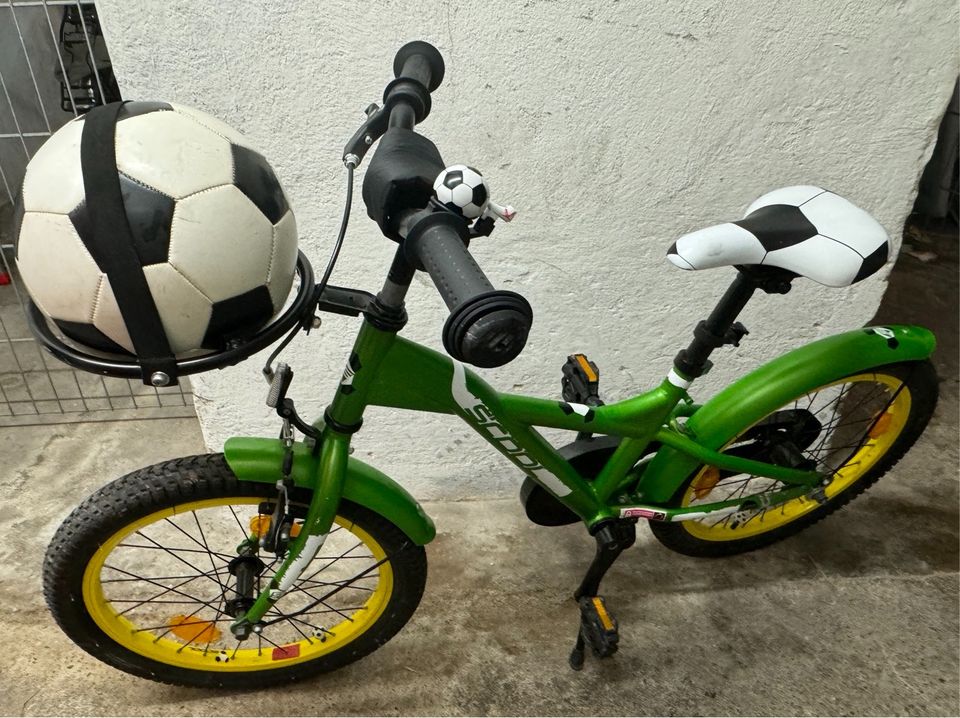 Fahrrad Scool 18 Zoll Fußball Soccer Kinderfahrrad in Dresden