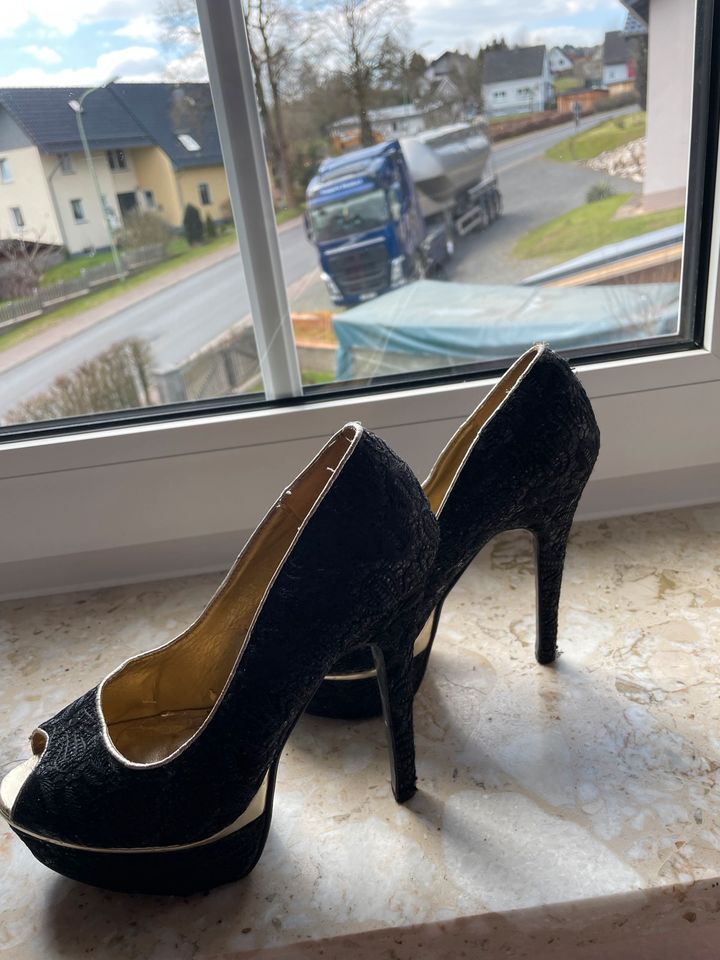 High Heels Schwarz gold Gr. 37 in Jünkerath