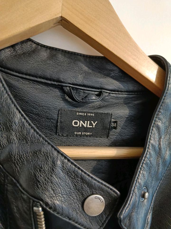 Only - Schwarze Lederjacke (Größe 38) in Karlsruhe